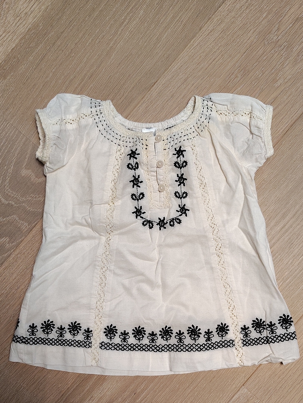 GAP Cream Top with Black Embroidery